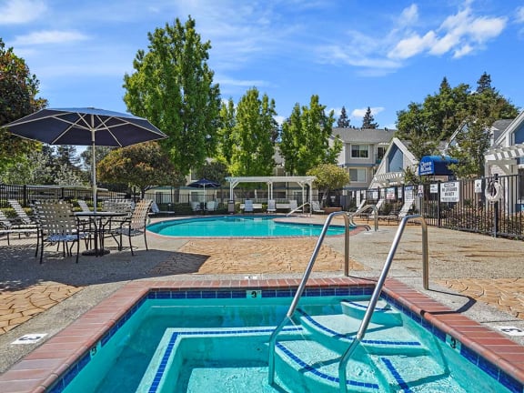 Jacuzzi at Clayton Creek Apartments, Concord, CA, 94521