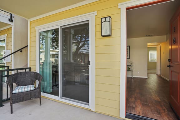 Entrance Patio at Parkside Apartments, Davis, CA, 95616