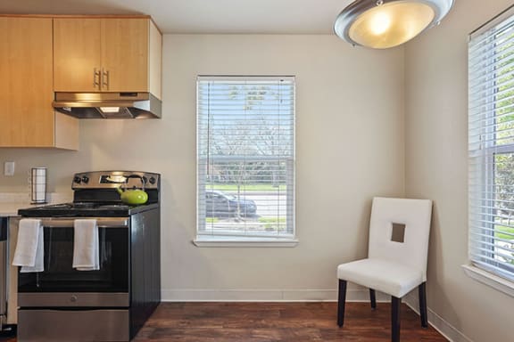 Electric Range In Kitchen at Parkside Apartments, California, 95616