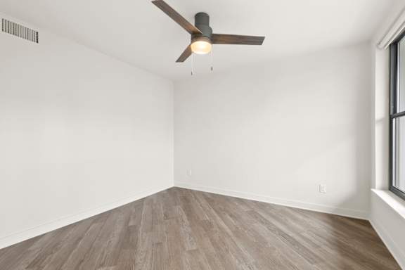 Room with ceiling fan1 at AVIA on Pike Street, Seattle, WA, 98101