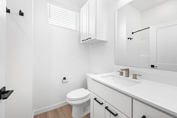 Modern Bathroom at Alante Homes at Spring Run, Caldwell Idaho