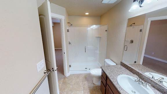 Large Bathroom at Siena Villas Apartments, Orem, Utah