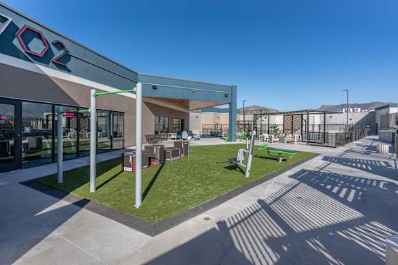 Outdoor Courtyard at SevenO2 Main Apartments, Utah, 84101