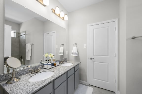 Modern Bathroom Fittings at Clearwater at Balmoral, Atascocita, TX, 77346