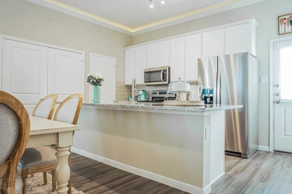 Fully Equipped Dining Area at Lakeside Conroe, Montgomery