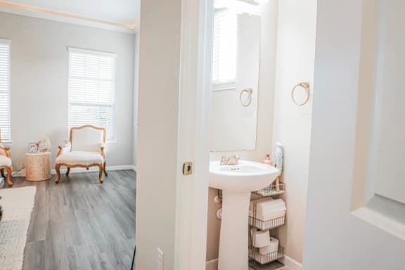 Living Area With Bathroom View at Lakeside Conroe, Montgomery