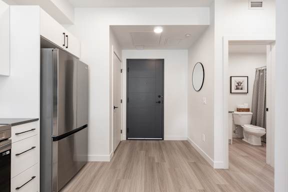 Shoreline Crossing 1 Bedroom Entry