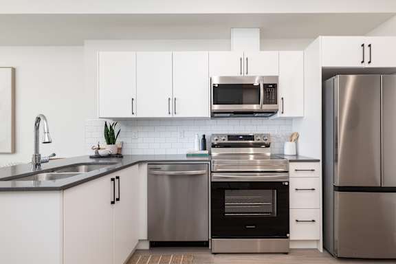 Shoreline Crossing stainless steel appliances