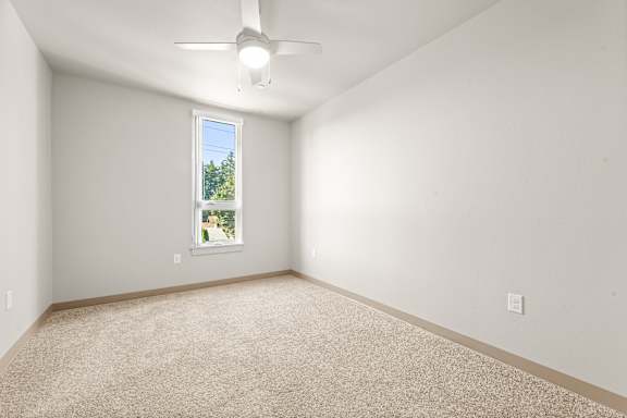 Bright Room at Terracina Vista, Oregon, 97233-4299