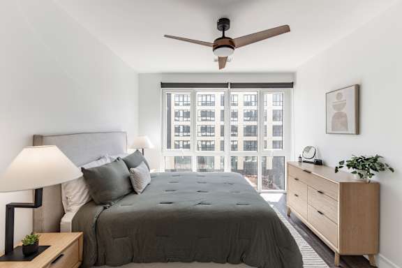 Bedroom With Ceiling Fan at Anthem House Apartments, Alabama 35806