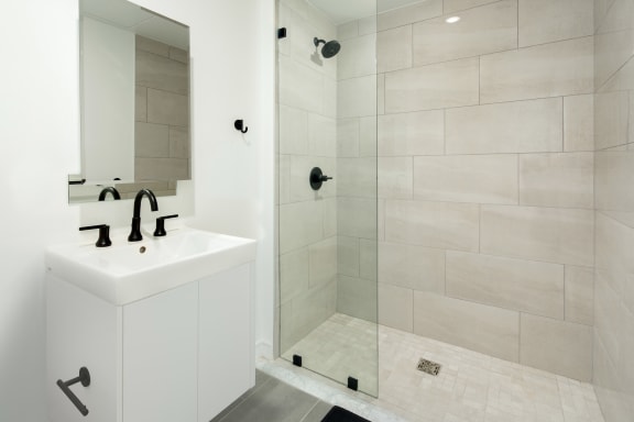 Oval Tub at Miles at Harvard, California, 90020
