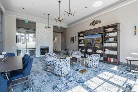 Cozy Relaxing Library Room With Books at Harbor Pointe, Bayonne, New Jersey
