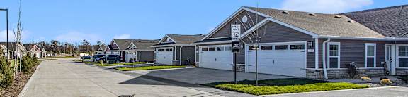 Bennington Nebraska Apartment Rentals Redwood Living Redwood Bennington Banner