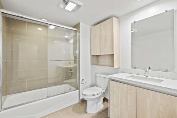 4x3 B2 Hall Bath
