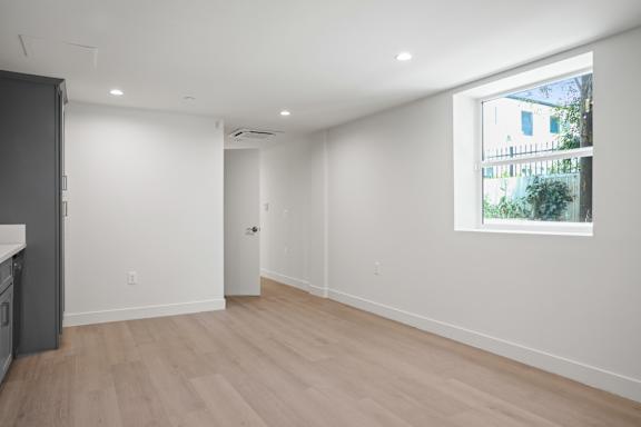 Living Area Looking to Bedroom