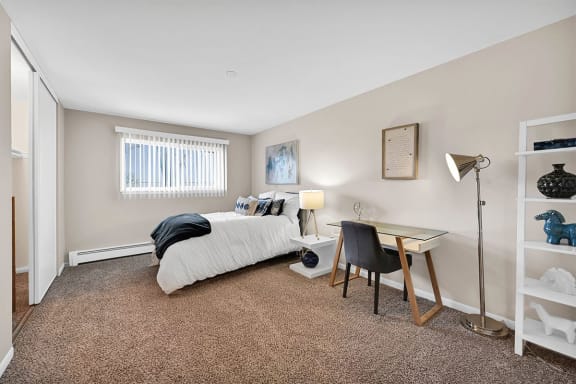 Carpeted Bedroom at The Preserve at Woodfield, Illinois, 60008
