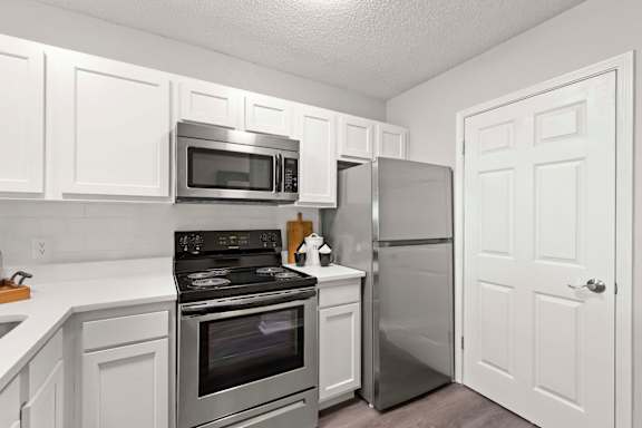 Stainless Steel Appliances at Coastline Apartments, Fort Walton Beach, FL 32547