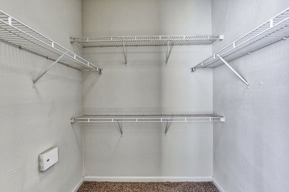 the preserve at ballantyne commons empty walk in closet