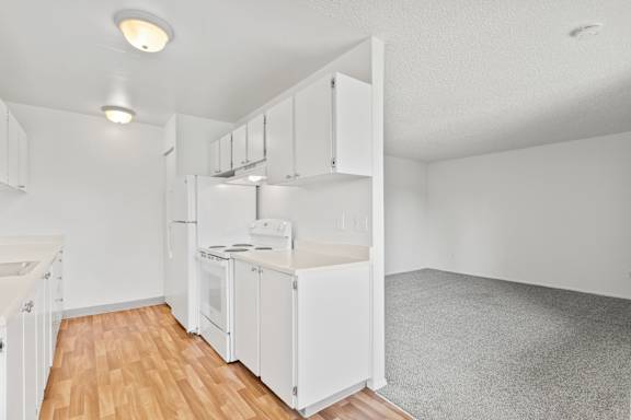 Kitchen Space at Garden Villa Apartments, Oregon