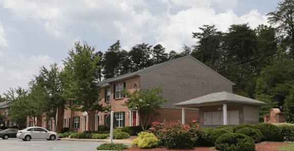 Exterior View at Brookside Pointe Apartments, Travelers Rest, 29690