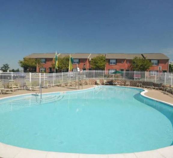 A large swimming pool at Crescent Pointe Townhomes, Stafford, VA