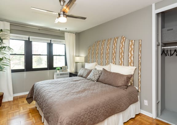 Bedroom with a ceiling fan at Bridgeyard in Alexandria, VA