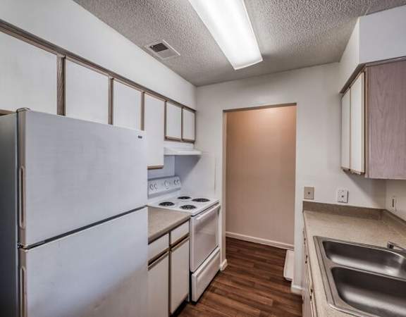 Spacious apartment home at Brook Ridge Apartments