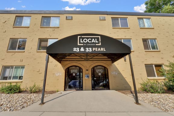 Covered Entrance to 23 - 33 Pearl