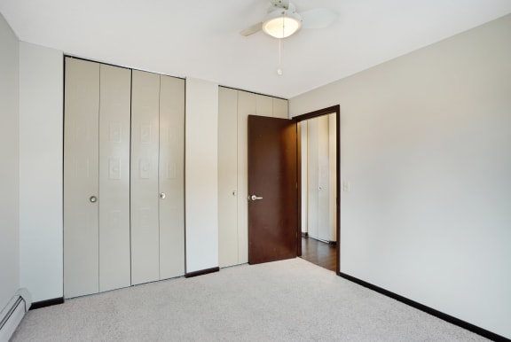Vacant Room at 2800 Girard Apartments, Minneapolis, MN, 55408