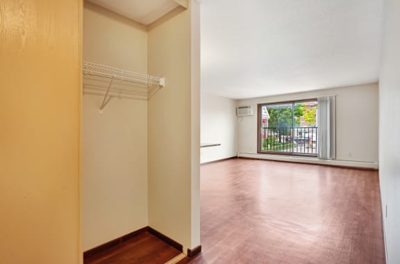 Empty Interior at 2800 Girard Apartments, Minneapolis, 55408