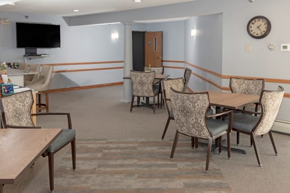 Community Room at Briarcliff Apartments, a 55+ Community, Mahtomedi, MN, 55115