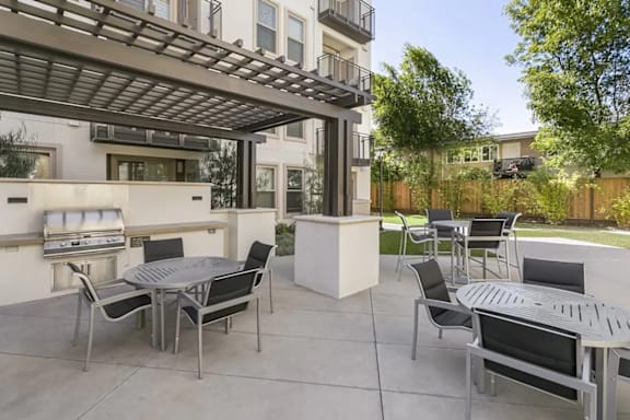 Grill With Patio at Cirrus Redwood City, Redwood City, CA 94061