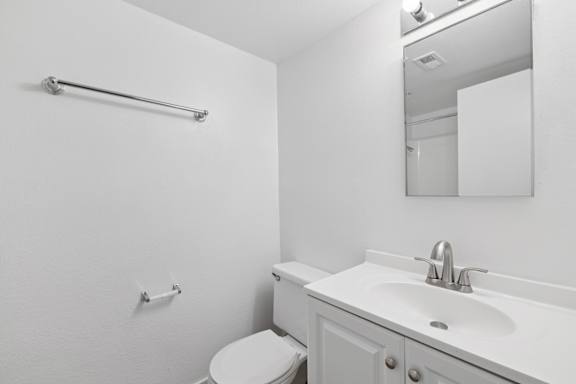 Bright Bathroom at Ocean Villas Apartments, California