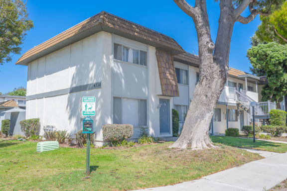 a building with a parking meter in front of it at Ocean Villas, California, 93033