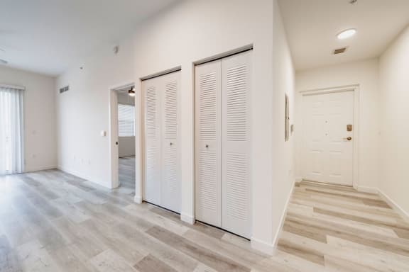 Sonata Apartment Homes_Closet