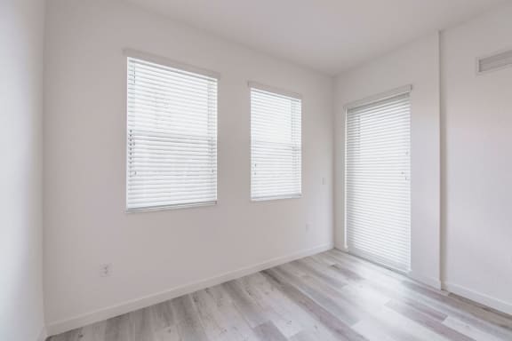 Sonata Apartment Homes_Blinds