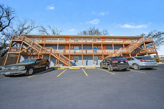 Property Exterior at Cimarron Apartments, Independence, MO, 64052