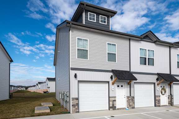 Exterior View at Arrowood Farms, Clarksville