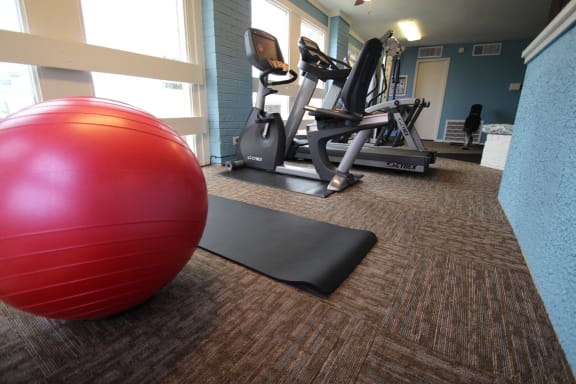 This is a picture of the fitness center at Cambridge Court Apartments in Dallas, TX