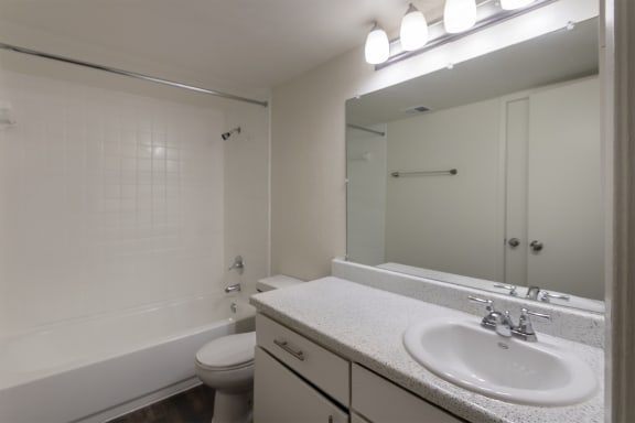 Spacious Bedrooms With En Suite Bathrooms at The Biltmore, Dallas, TX