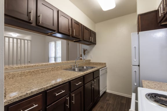 Spacious Full Size Kitchen at The Biltmore, Dallas