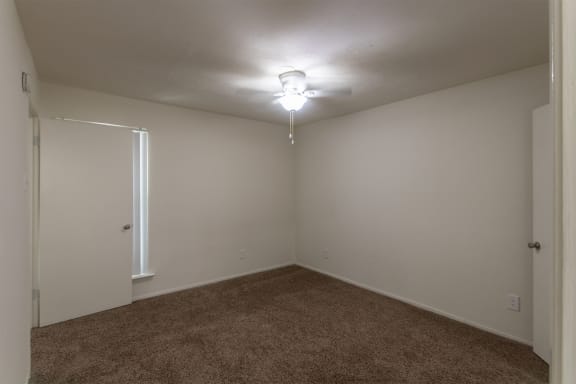 bedroom of the 846 square foot 2 bedroom, 2 bath apartment at The Biltmore, Dallas, Texas