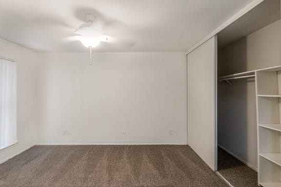 second bedroom of the 1007 square foot 2 bedroom, 2 bathroom apartment at The Biltmore, Texas, 75231