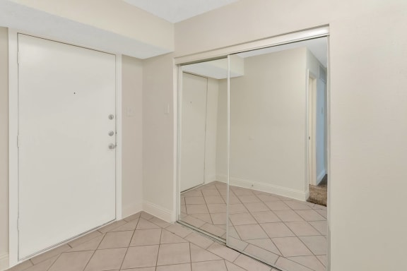 This is a photo of the entryway in the 982 square foot 1 bedroom, 1 bath apartment at Cambridge Court Apartments in Dallas, TX.