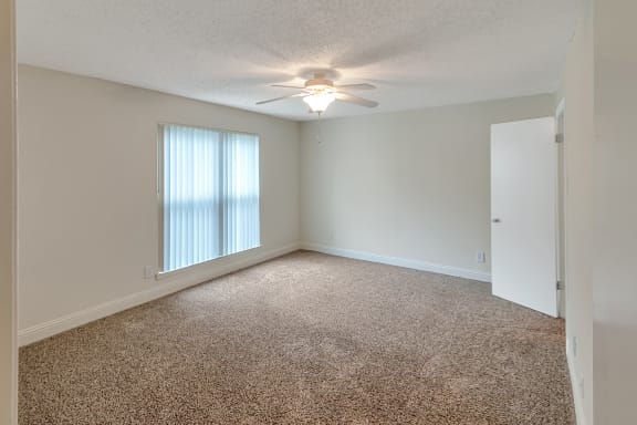 This is a photo of the bedroom in the 982 square foot 1 bedroom, 1 bath apartment at Cambridge Court Apartments in Dallas, TX.