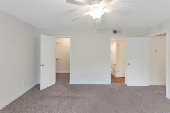 This is a photo of the bedroom in the 982 square foot 1 bedroom, 1 bath apartment at Cambridge Court Apartments in Dallas, TX.