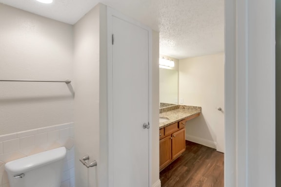 This is a photo of the bathroom in the 982 square foot 1 bedroom, 1 bath apartment at Cambridge Court Apartments in Dallas, TX.