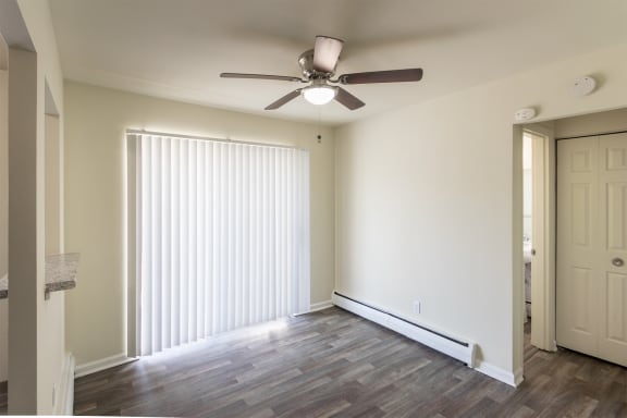 This is a photo of the dining room in the 631 square foot, B-style (Ranch) 1 bedroom/1 bath floor plan at Colonial Ridge Apartments in the Pleasant Ridge neighborhood of Cincinnati, OH.