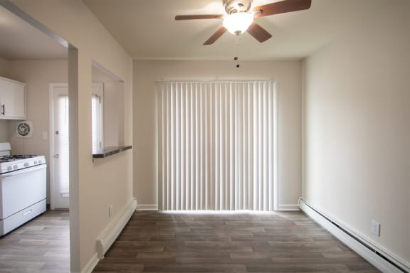 This is a photo of the dining room in the 631 square foot, B-style (Ranch) 1 bedroom/1 bath floor plan at Colonial Ridge Apartments in the Pleasant Ridge neighborhood of Cincinnati, OH.