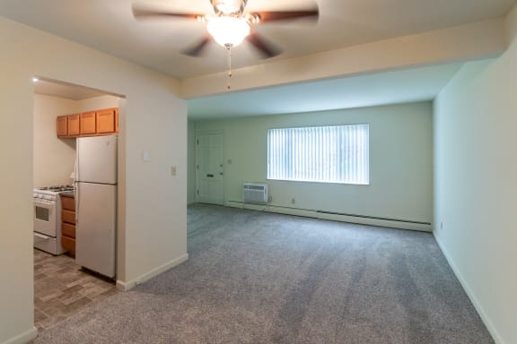 This is a photo of the dining area in the 620 square foot, 1 bedroom, 1 bath junior floor plan at Colonial Ridge Apartments in the Pleasant Ridge neighborhood of Cincinnati, OH.
